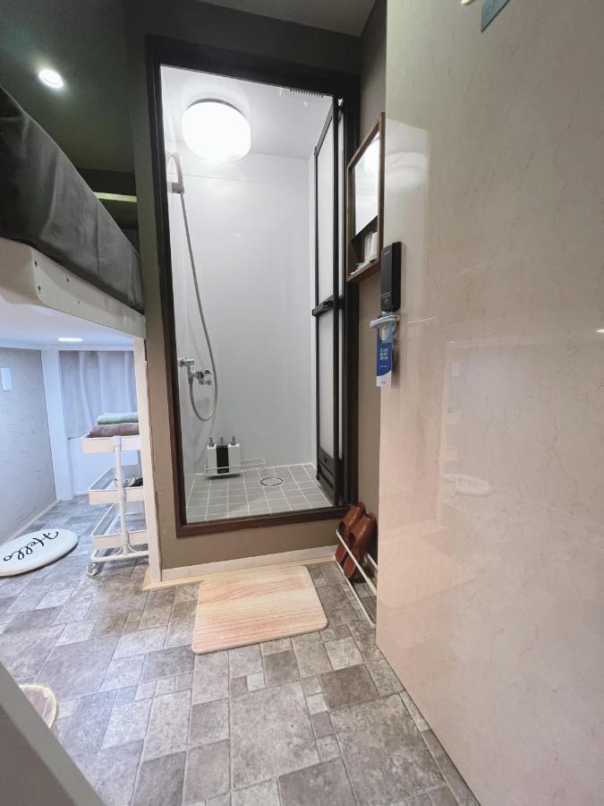 誠家　Makoto Hostel Tokió Kültér fotó